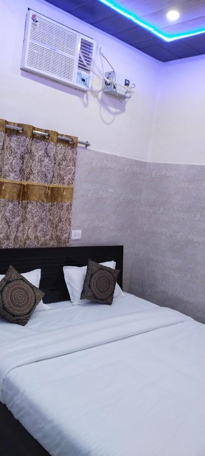 Saroja Paying Guest House Varanasi Exterior photo