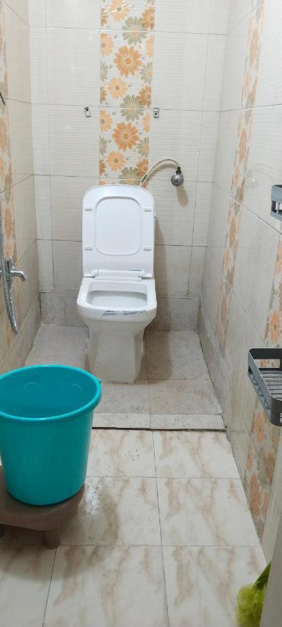 Saroja Paying Guest House Varanasi Exterior photo