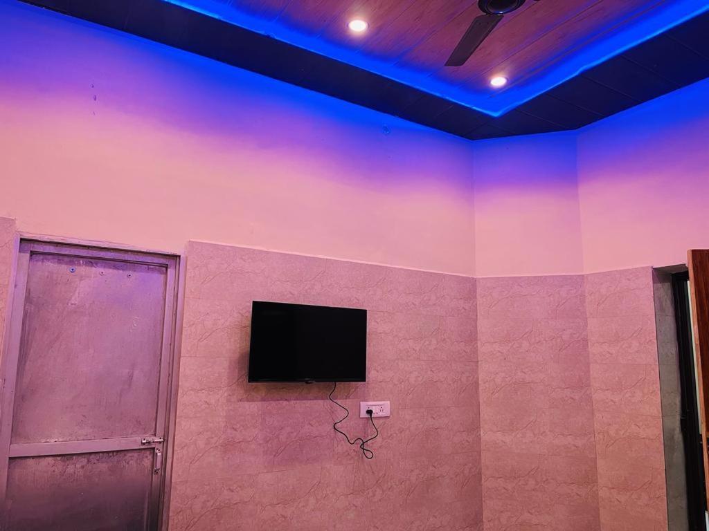 Saroja Paying Guest House Varanasi Exterior photo